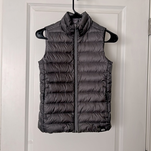 REI Boys Down Vest Grey EUC Size 10 -12 Kids Youth Unisex - Picture 4 of 13